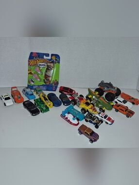 Hotwheels And Other Toy Car Lot